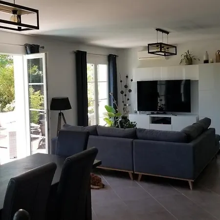 Bastide Avec Jardin Arboré, Piscine, Proche Plages