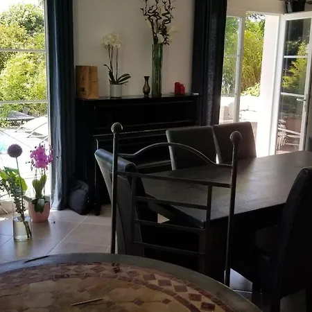 Bastide Avec Jardin Arboré, Piscine, Proche Plages