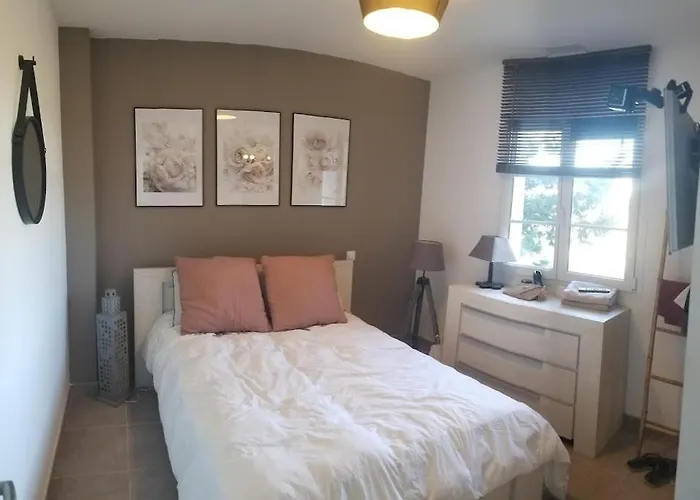 Bastide Avec Jardin Arbore, Piscine, Proche Plages * Cournonsec